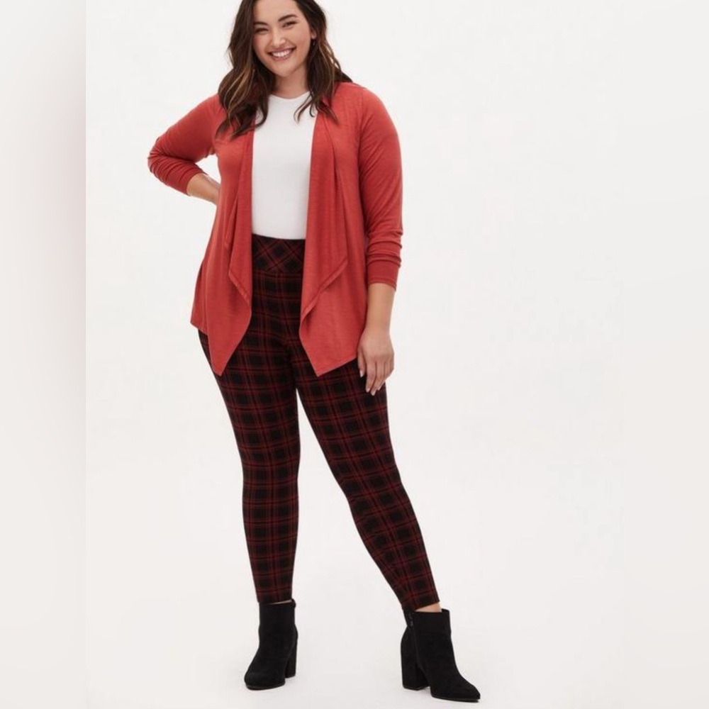 New With Tag Torrid Pixie Skinny Studio Luxe Ponte High-Rise Zippered Pant